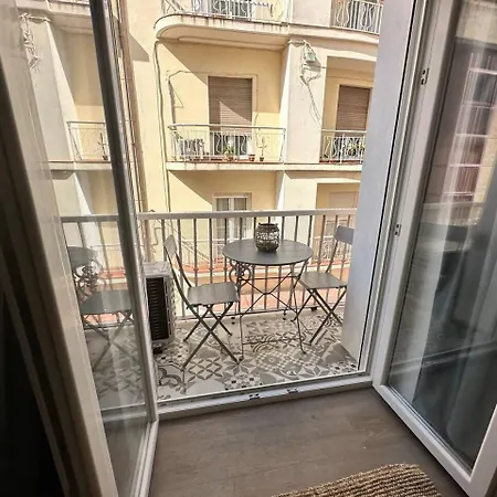 Nebro Sol, En El Corazon De Cadiz