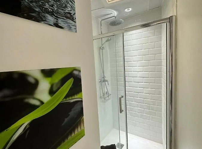 Nebro Sol, En El Corazon De Cádiz